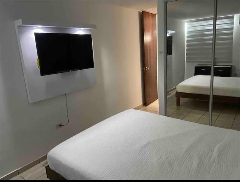 Private Apartment Near Sju Solar Battery Carolina Dış mekan fotoğraf